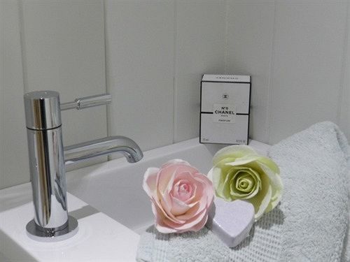 Posh Huts Farmstay Falstone Екстериор снимка